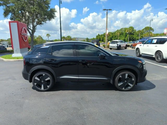 Used 2025 Black Nissan SR image 3