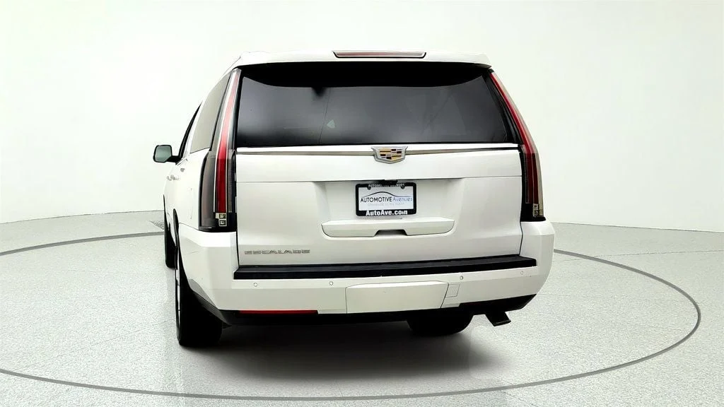 Used 2018 Crystal White Tricoat Cadillac 4WD 4dr Premium Luxury image 6