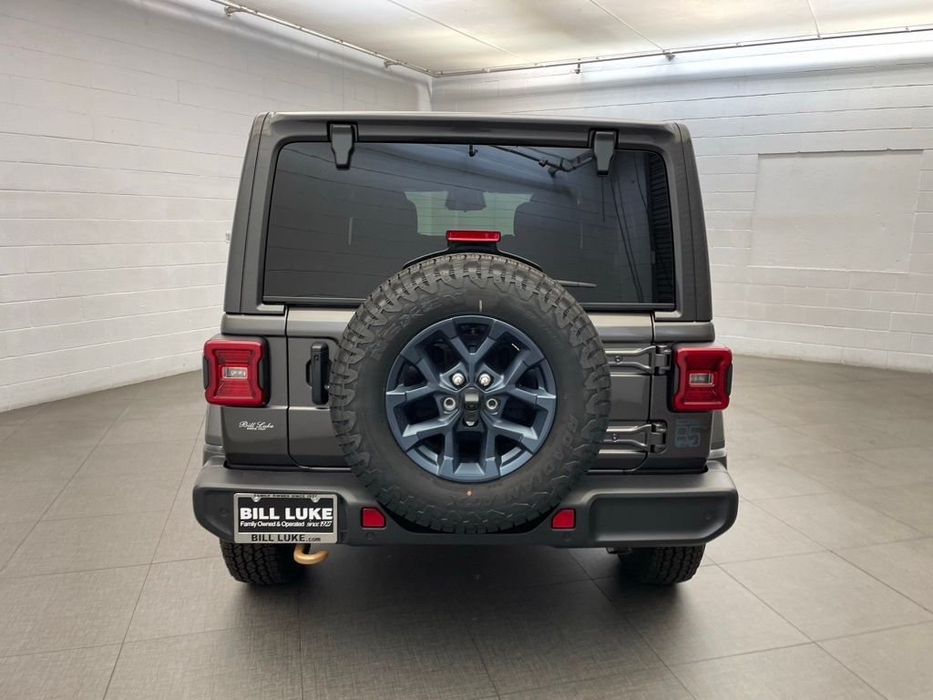 New 2026 Granite Crystal Metallic Clear-Coat Exterior Paint Jeep 85th Anniversary Edition image 4