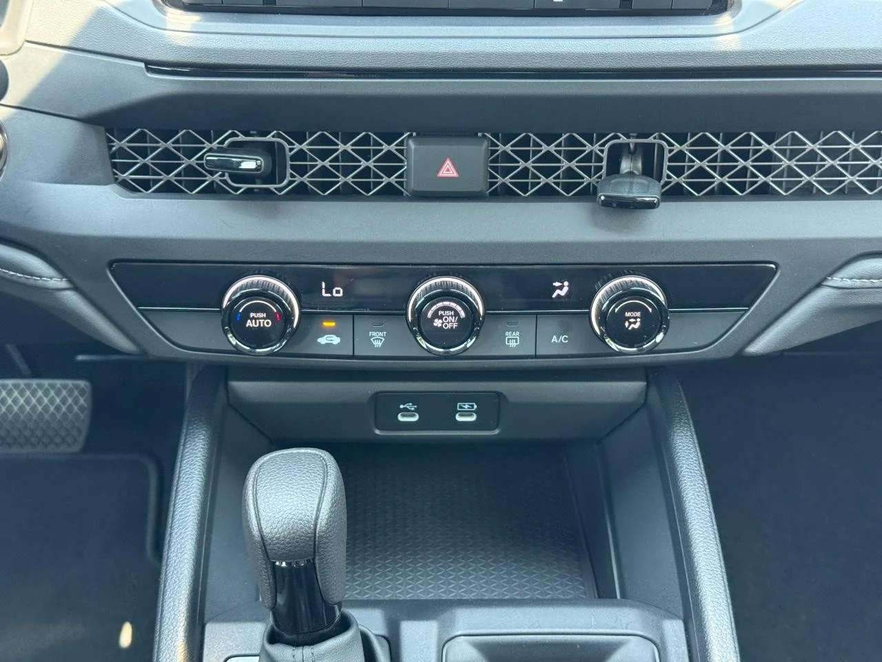 2025 Honda Accord LX - Photo 15