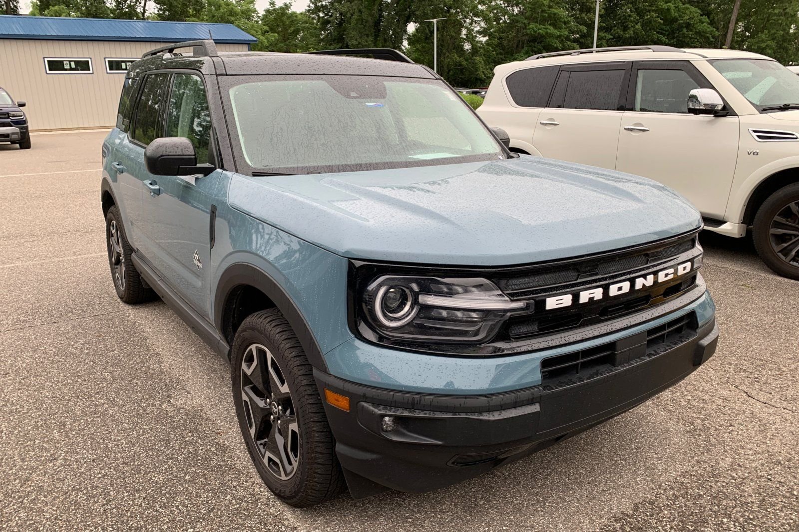 Used 2021  Ford Outer Banks image 5