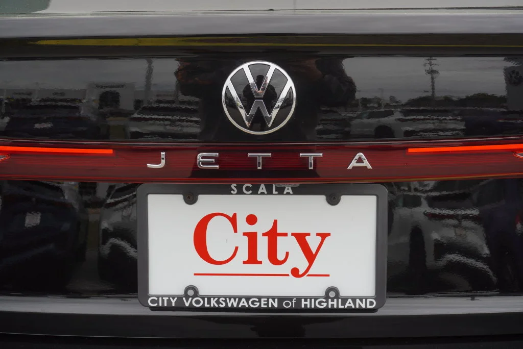 Certified Used 2025 Black Volkswagen 1.5T SE image 32
