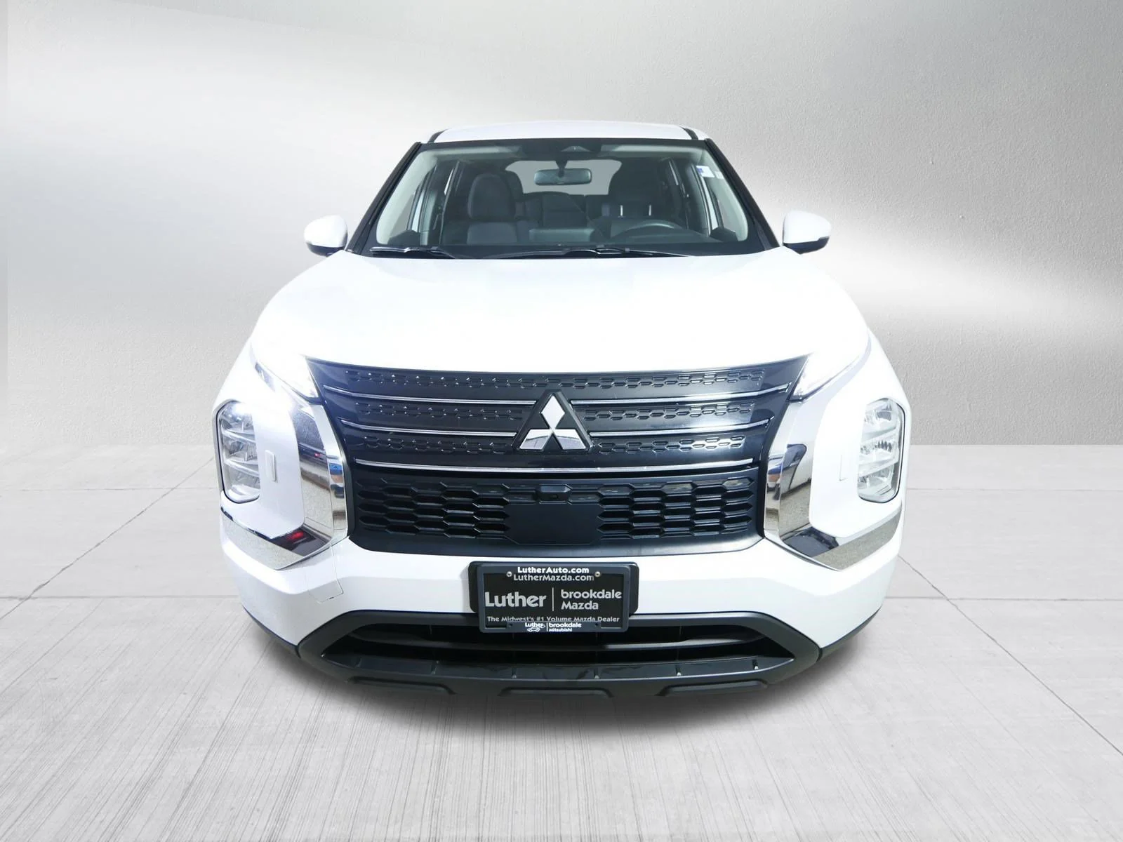 Used 2022 Mitsubishi Outlander ES with VIN JA4J4TA8XNZ015715 for sale in Brooklyn Center, Minnesota