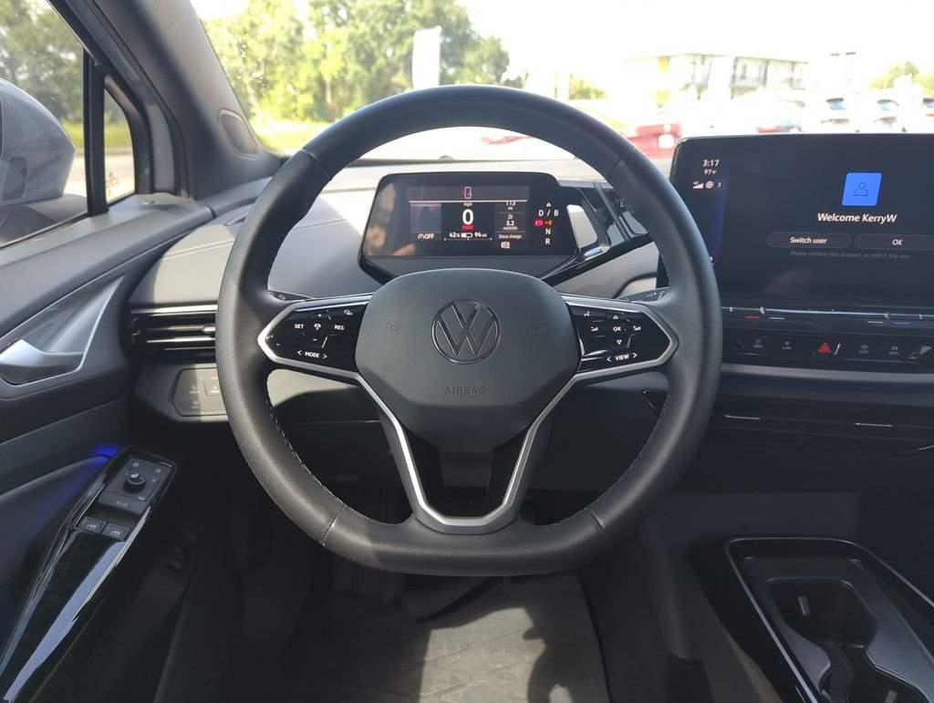 Used 2023 Silver Volkswagen Pro S image 17