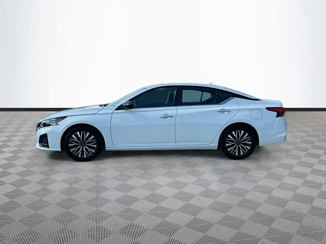 Used 2025 White Nissan 2.5 SV image 8