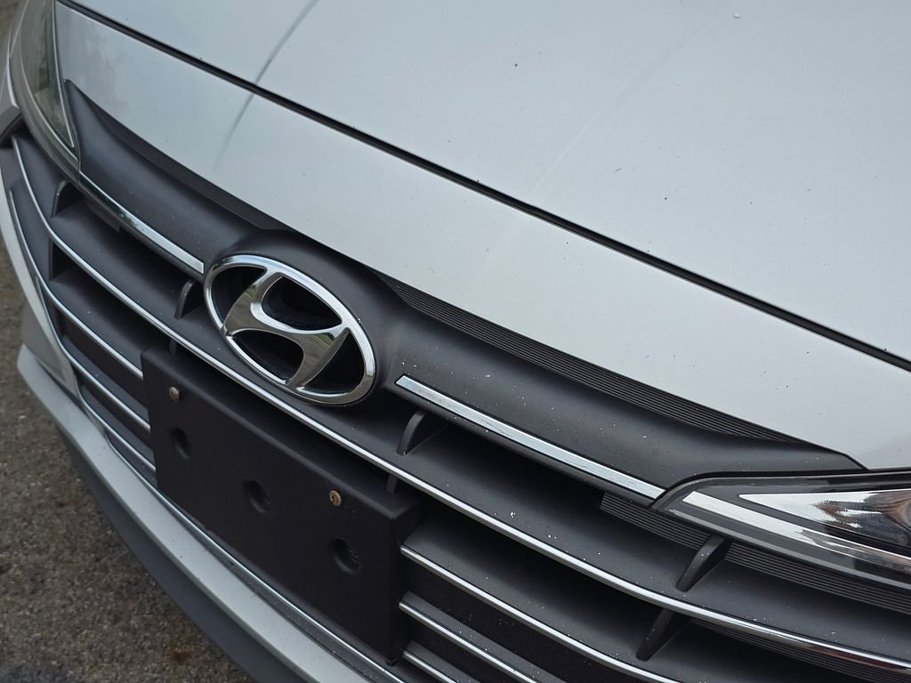 Used 2020 Silver Hyundai Value Edition image 14