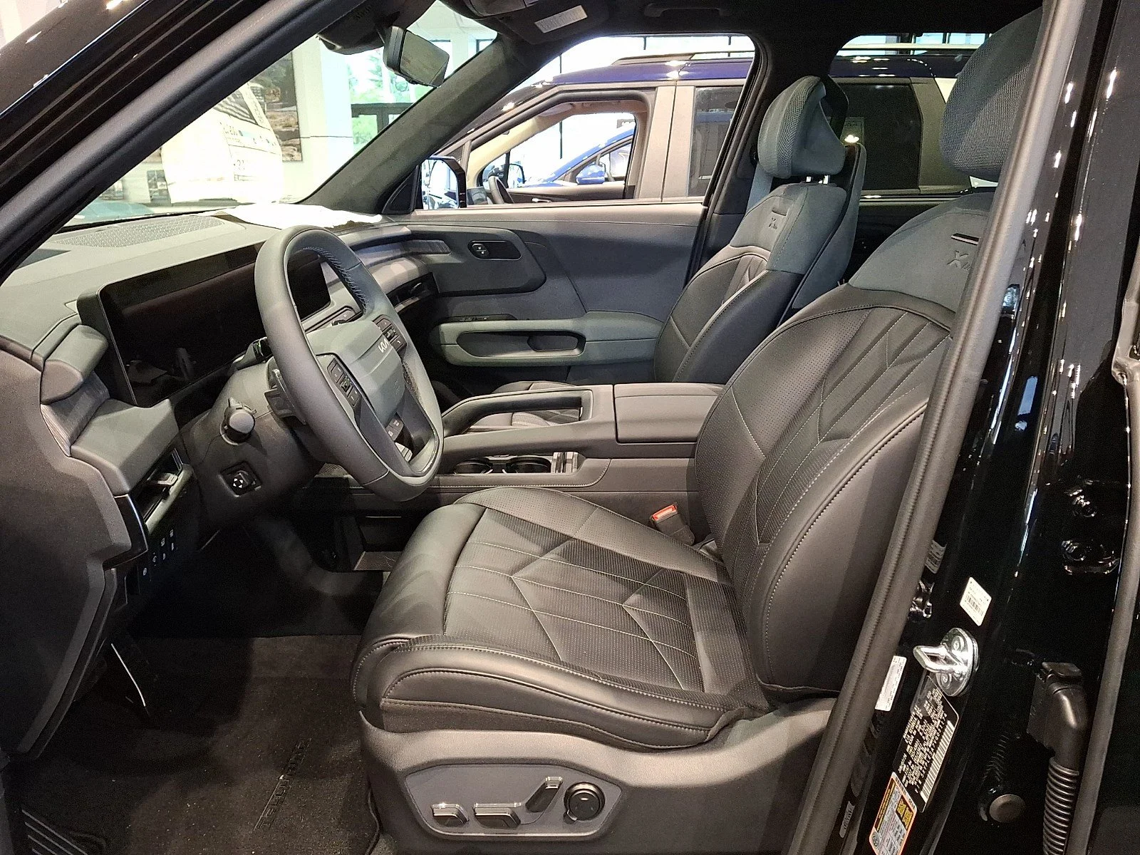 New 2027 Ebony Black Kia X-LINE SX PRESTIGE image 6