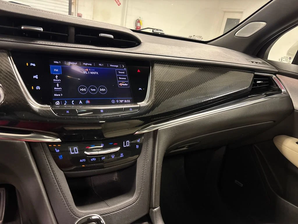 Used 2020 CRYSTAL WHITE TRICOAT Cadillac AWD Sport image 38