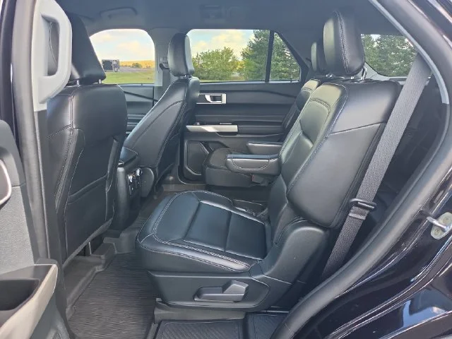 Used 2021 Black Ford XLT image 29