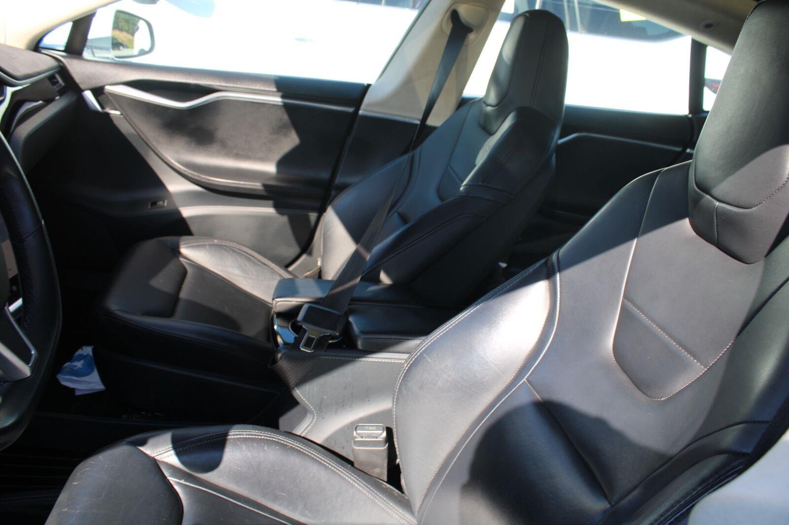 Used 2015 Midnight Silver Metallic Tesla 70D image 7