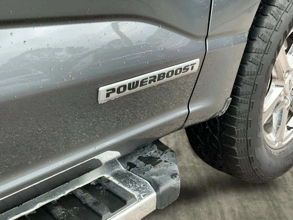 Used 2025 Gray Ford XLT image 37