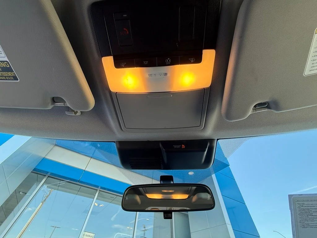 Used 2023 Silver Mitsubishi SE image 32