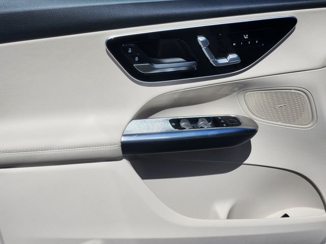 New 2026 Polar White Mercedes-Benz GLC 300 image 10