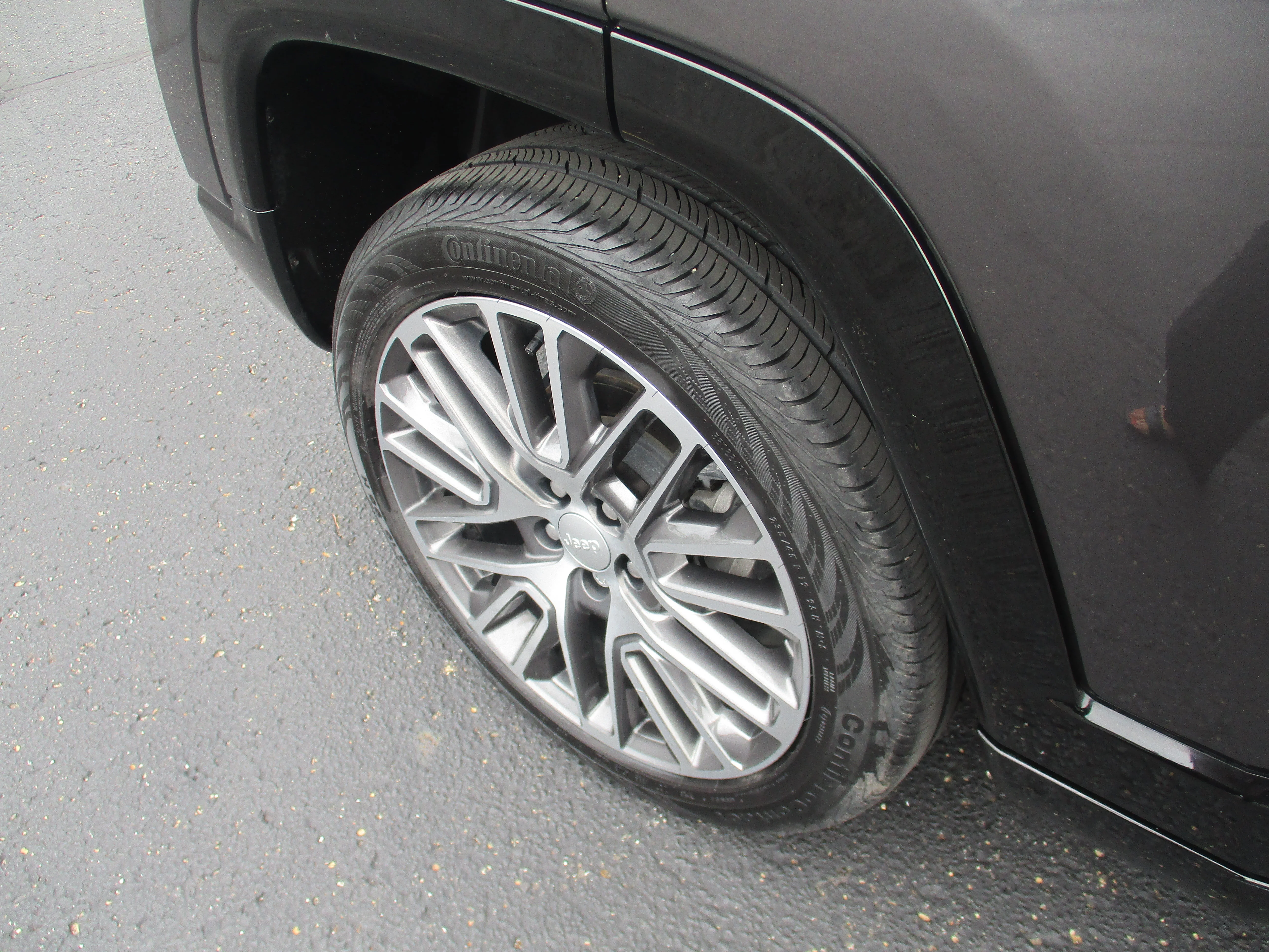 Used 2023 Granite Crystal Metallic Clearcoat Jeep Limited image 49
