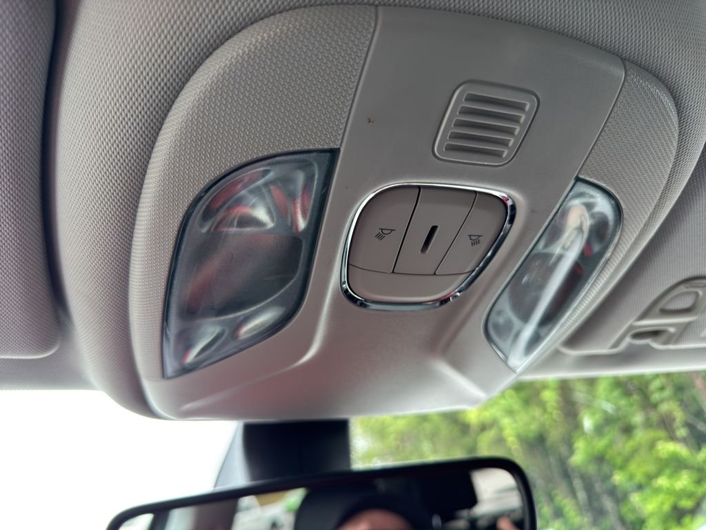 Used 2019 Granite Crystal Met Jeep Altitude image 32