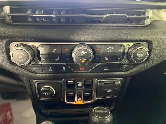 Used 2026 Green Jeep Sport S image 34