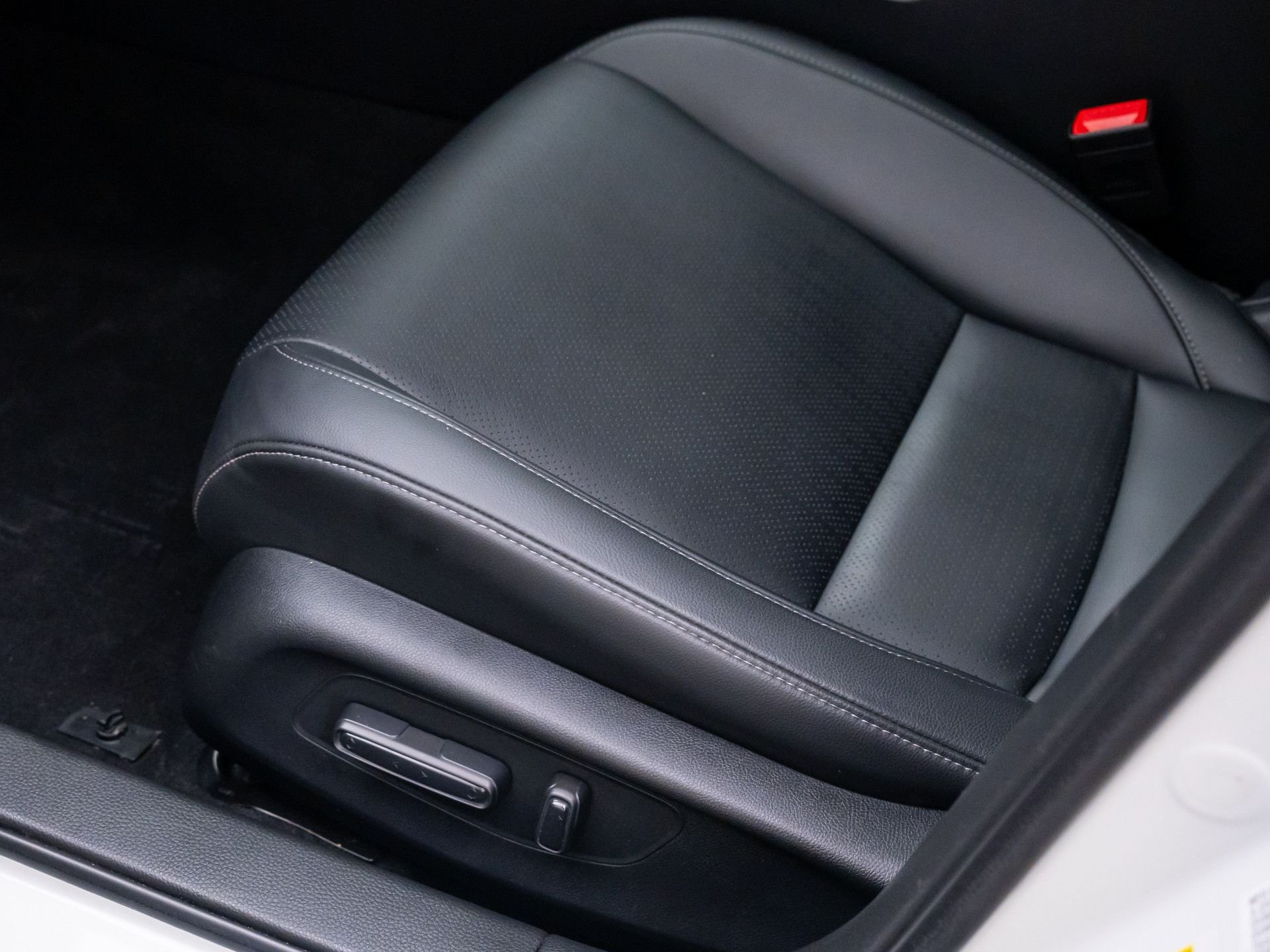 Used 2024 White Honda Touring image 14