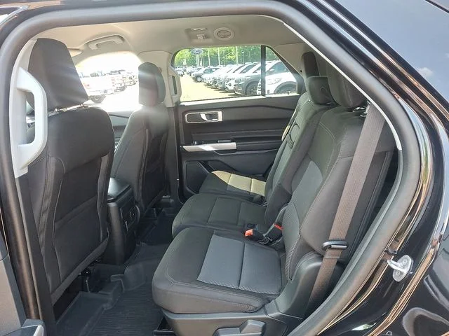 2023 Ford Explorer XLT - Photo 10