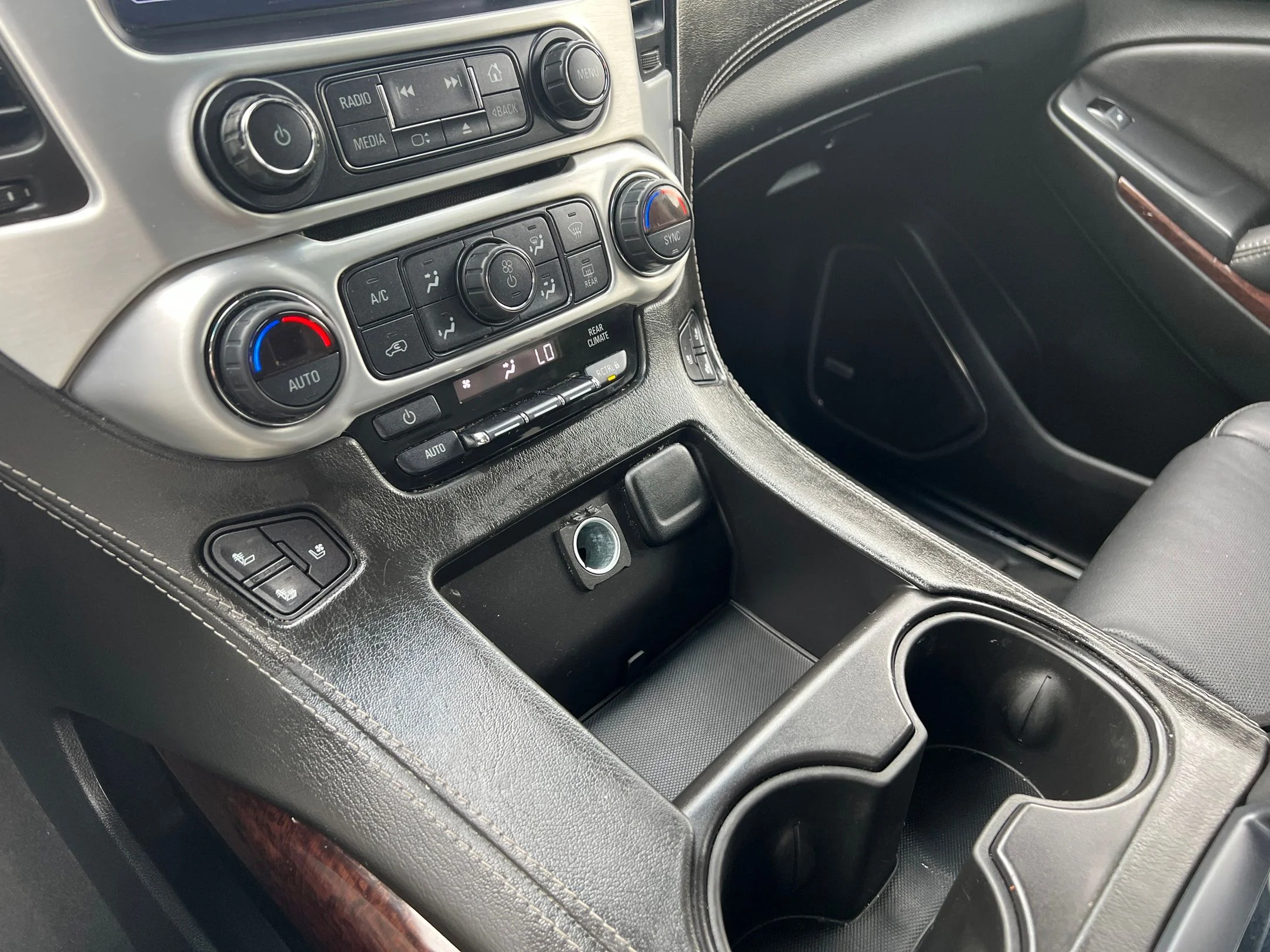 Used 2020 Black GMC SLT image 34