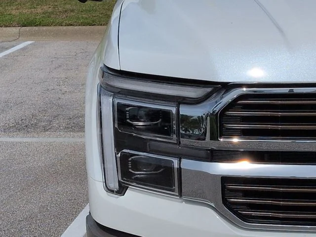 New 2026 Star White Metallic Tri-Coat Ford King Ranch® image 10