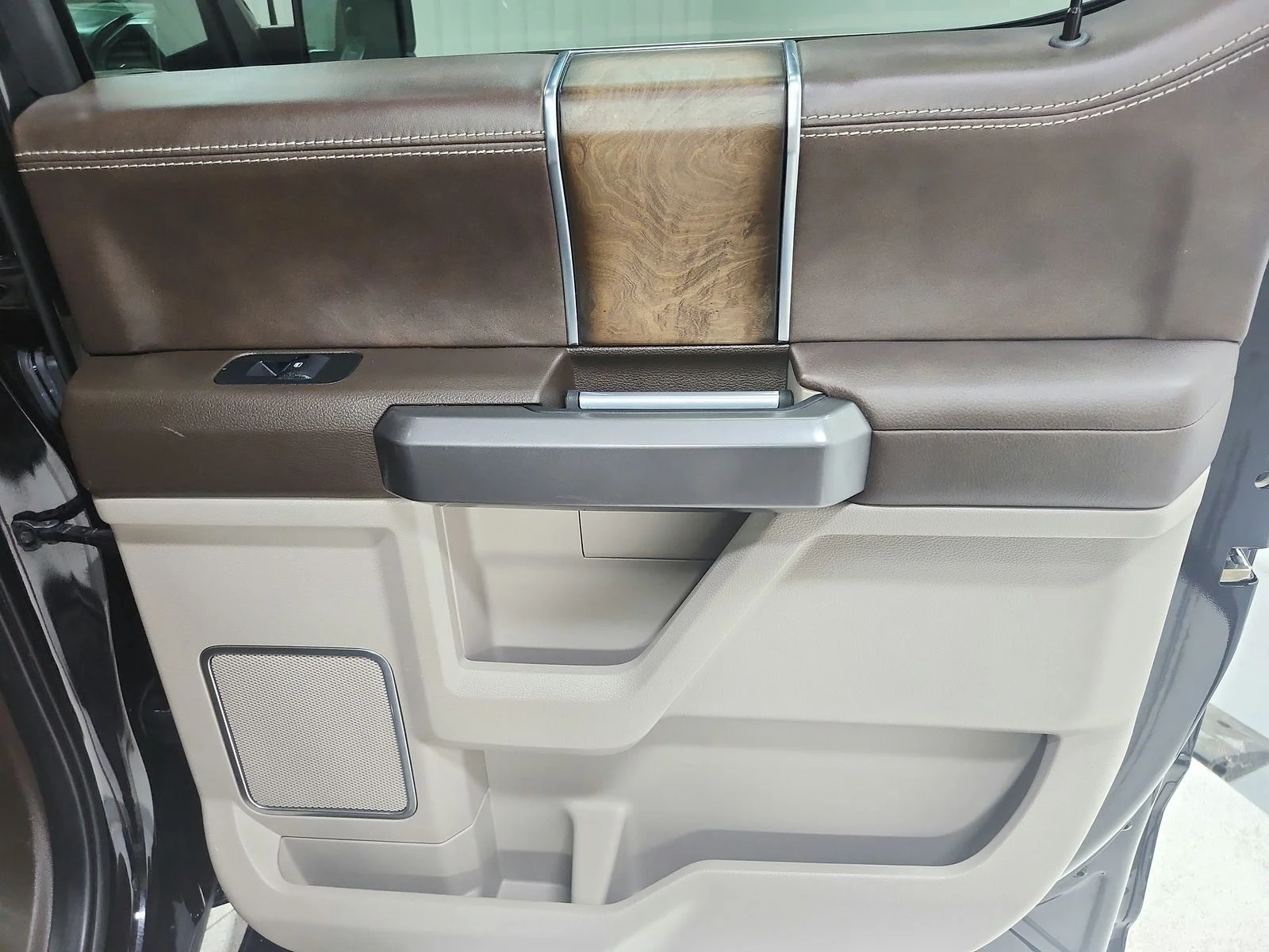 Used 2020 Black Ford Limited image 50