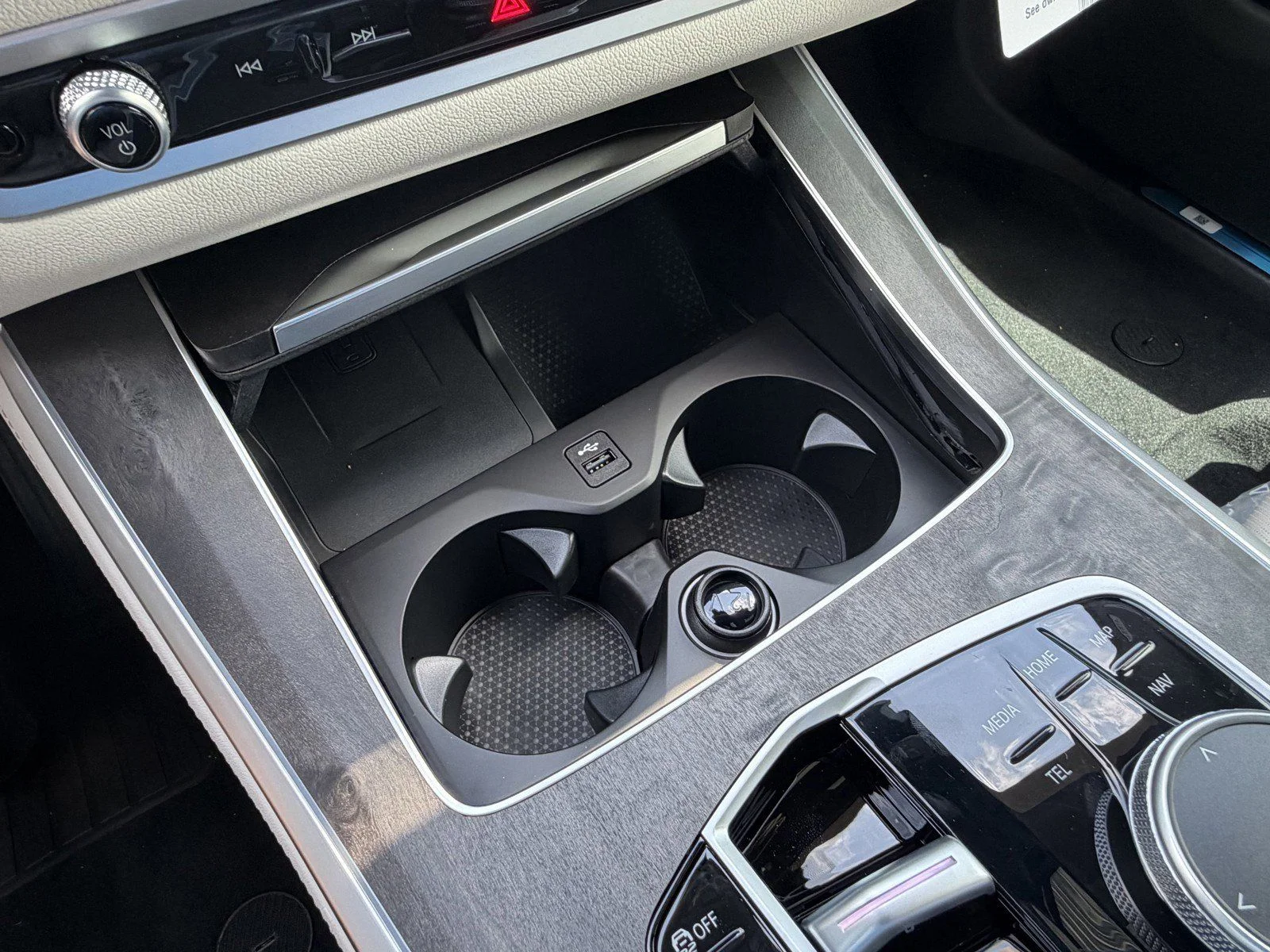 New 2026 Dravit Grey Metallic BMW sDrive40i image 30