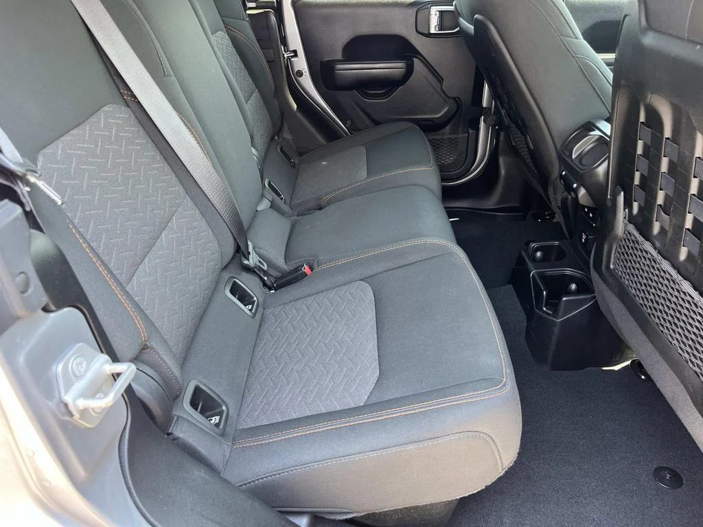 Used 2021 Billet Silver Metallic Clearcoat Jeep Mojave image 19
