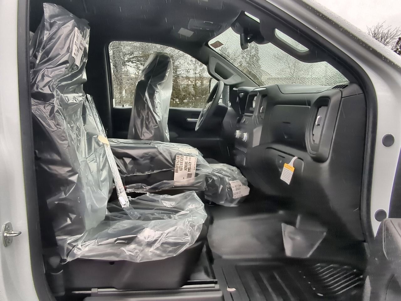 New 2025 Summit White GMC Pro image 25