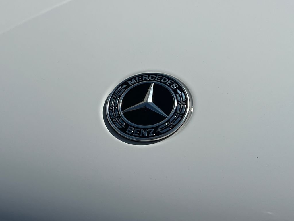 Certified Used 2025 White Mercedes-Benz GLC 300 image 26