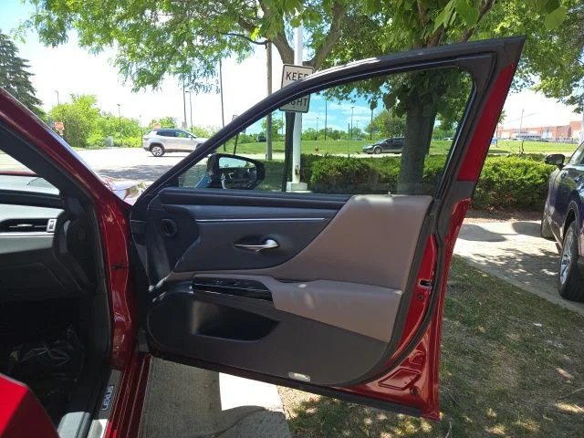 Used 2023 Red Lexus 350 image 18