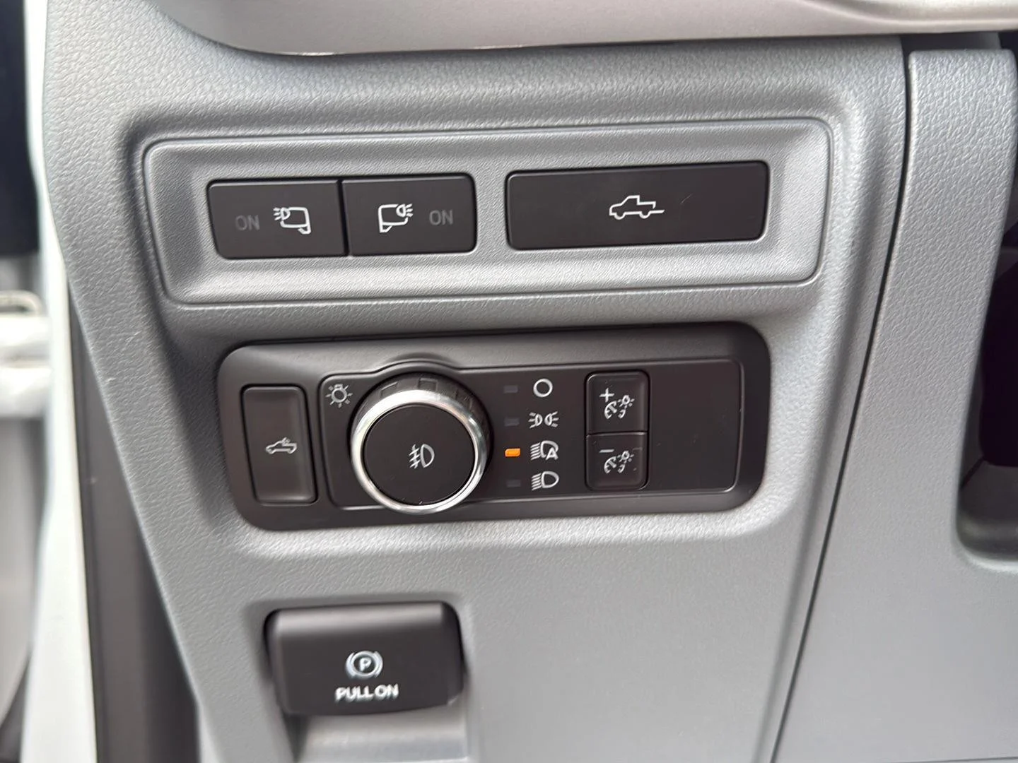 Used 2021 Space White Ford XLT image 7