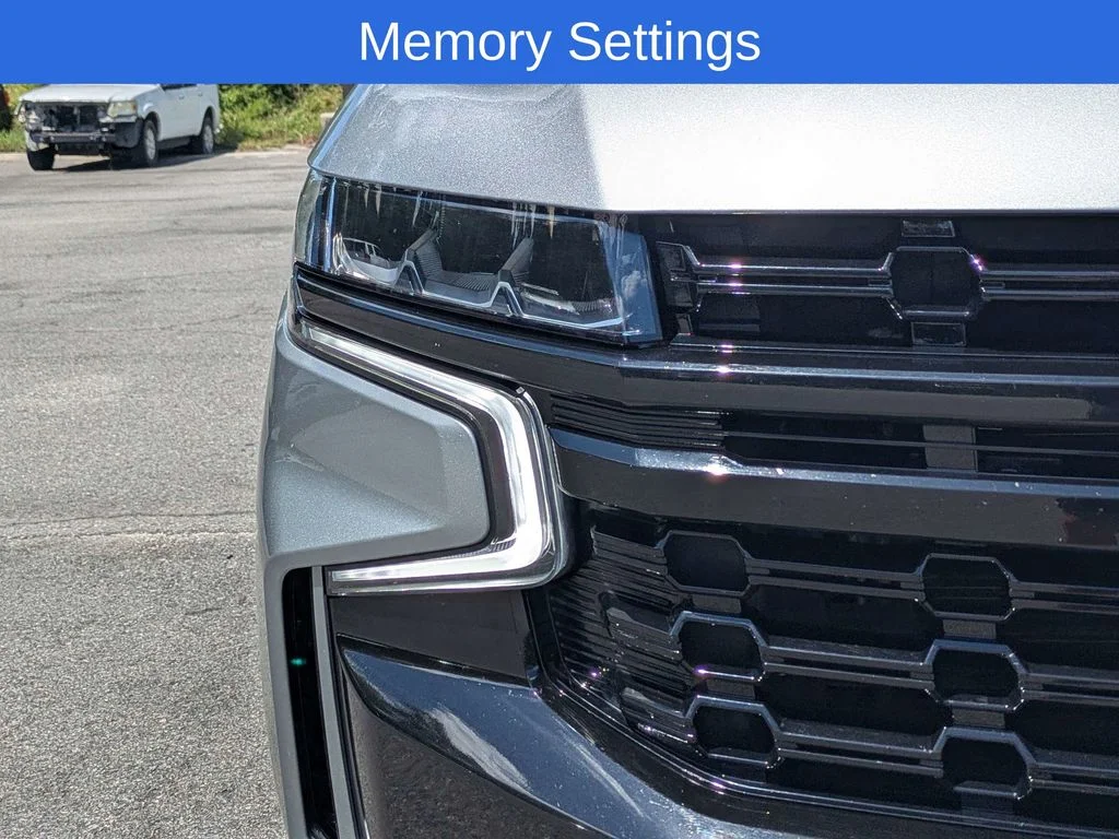 Used 2024 Gray Chevrolet Z71 image 9
