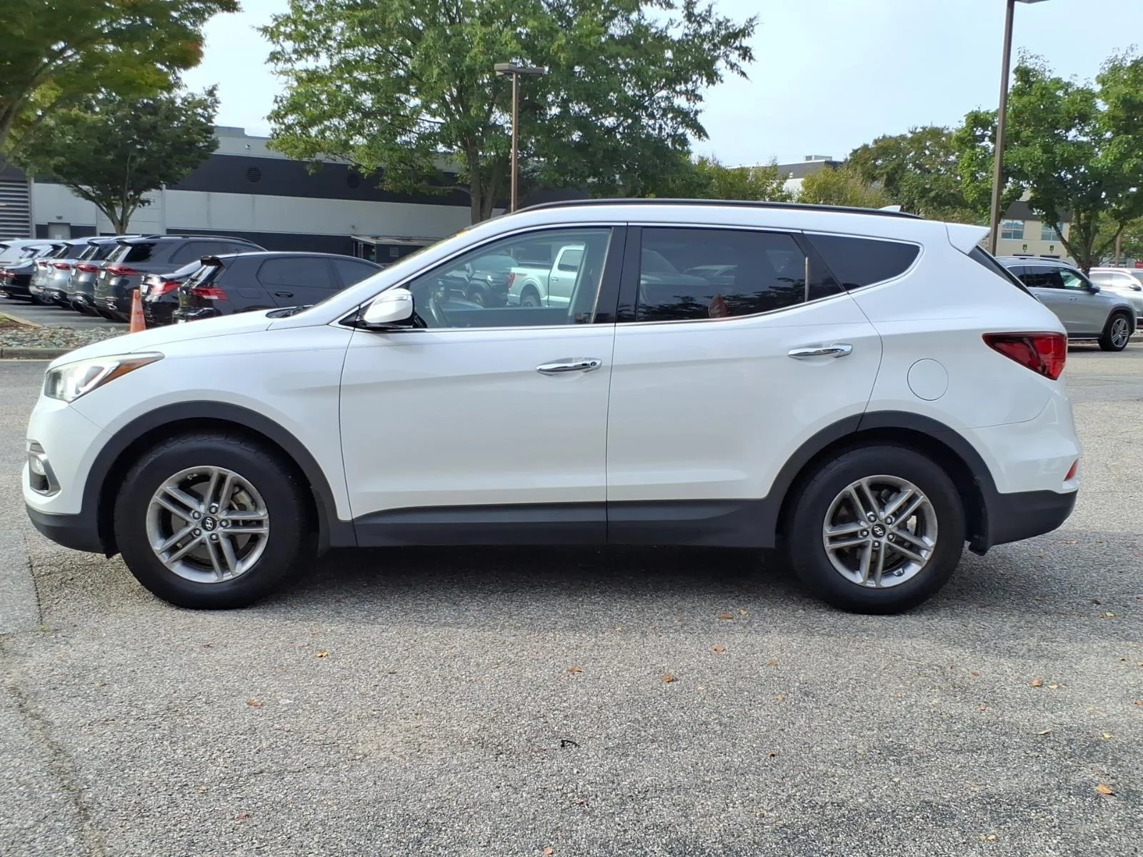 Used 2017 Frost White Pearl Hyundai 2.4L image 3