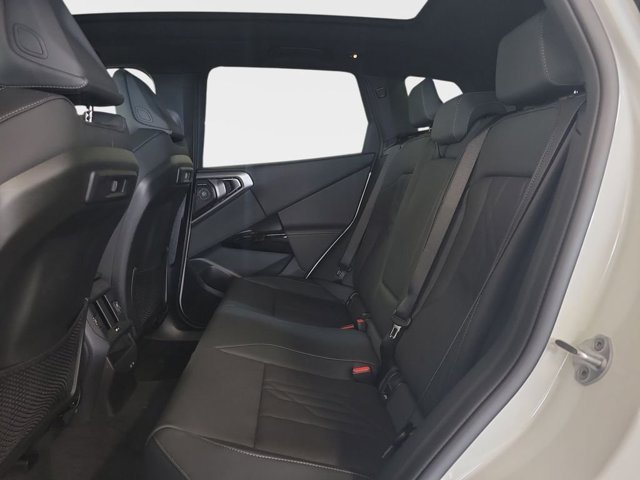 New 2026 Alpine White BMW X3 30 image 8