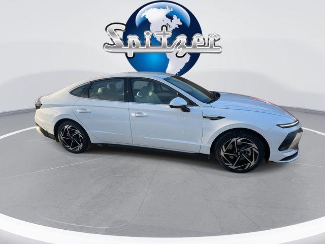 New 2026 White Hyundai SEL Sport image 10