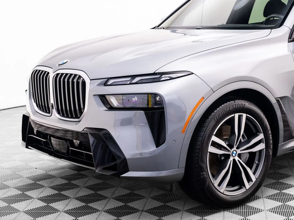 Used 2023 Gray BMW xDrive40i image 35