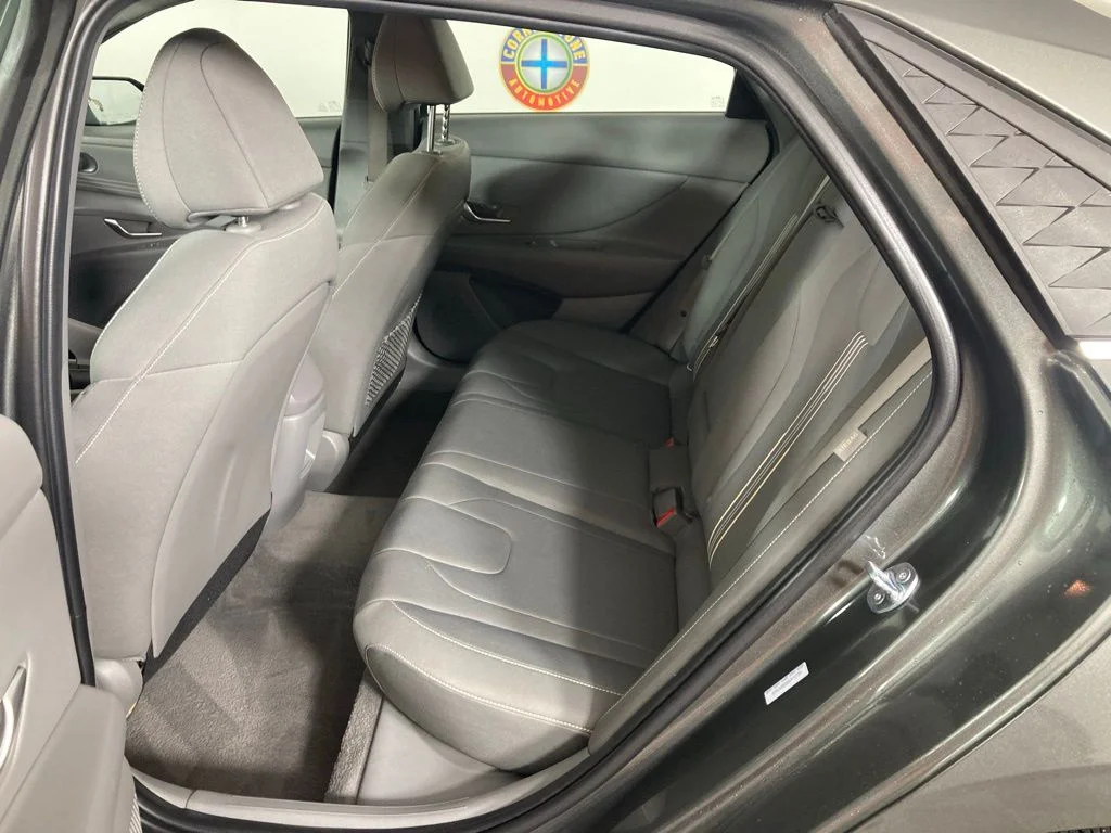 Used 2025 Gray Hyundai SEL Convenience image 13