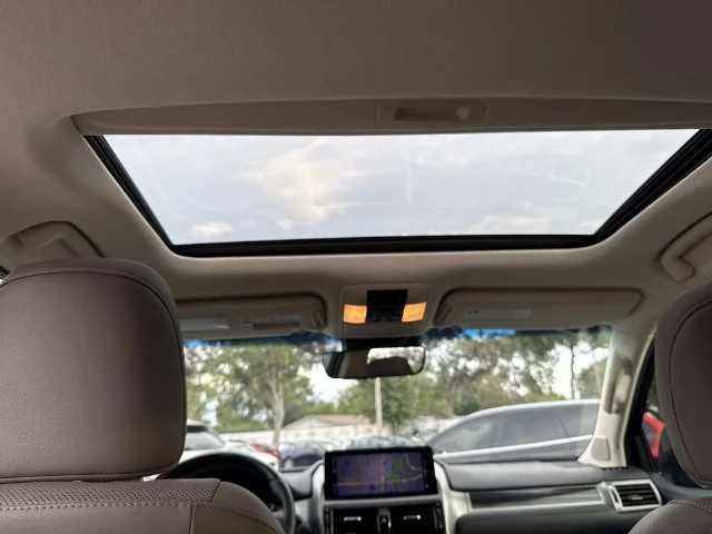 Used 2022  Lexus 460 image 21
