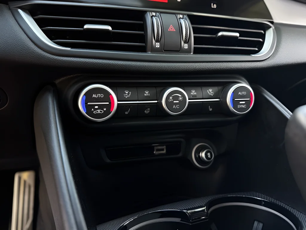 Used 2023 Blue Alfa Romeo Veloce image 9