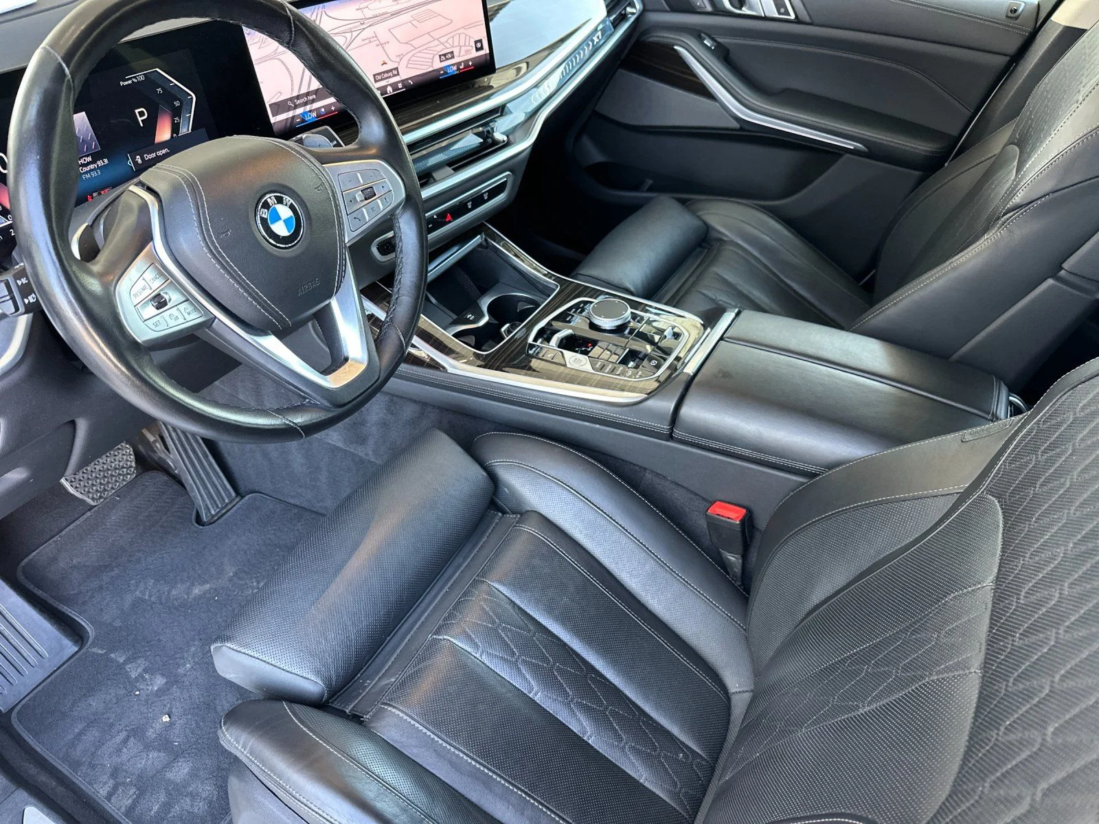 Used 2025 White BMW xDrive40i image 9