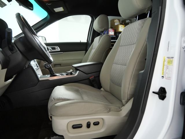 Used 2015 White Ford XLT image 17