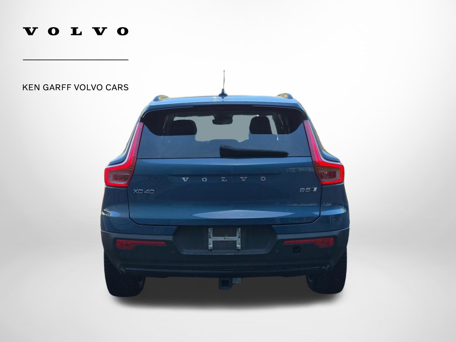Certified Used 2023 Fjord Blue Volvo Plus Dark Theme image 5