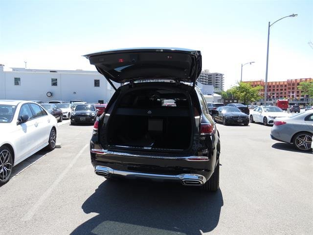 Certified Used 2022 Obsidian Black Metallic Mercedes-Benz Maybach GLS 600 image 35