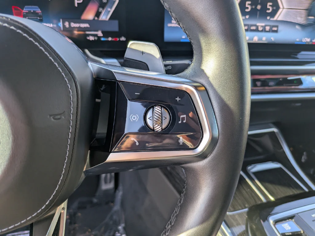 Used 2023 Black BMW 740i image 25