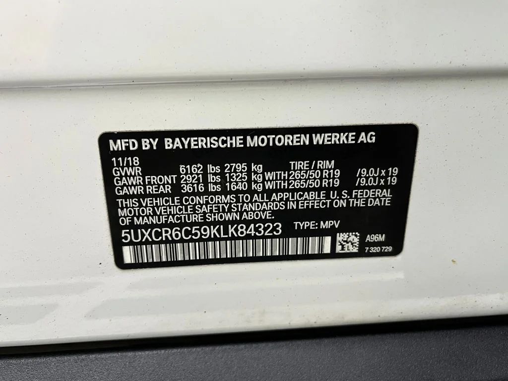 Used 2019 White BMW xDrive40i image 28