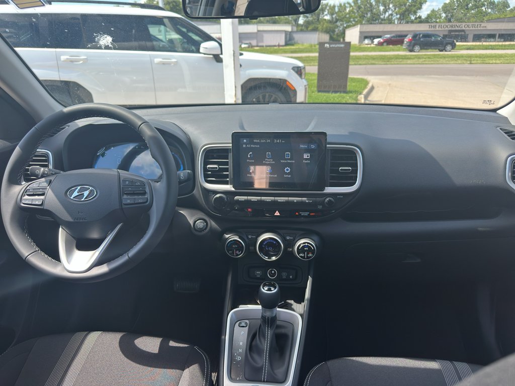 New 2026 Shimmering Silver Hyundai SEL image 11