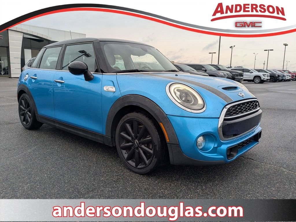 2015 MINI Cooper S 4 Door's photo