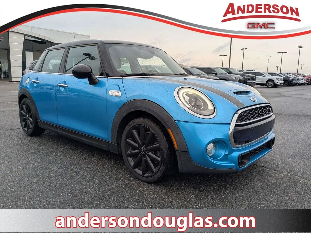 2015 MINI Cooper S 4 Door's photo