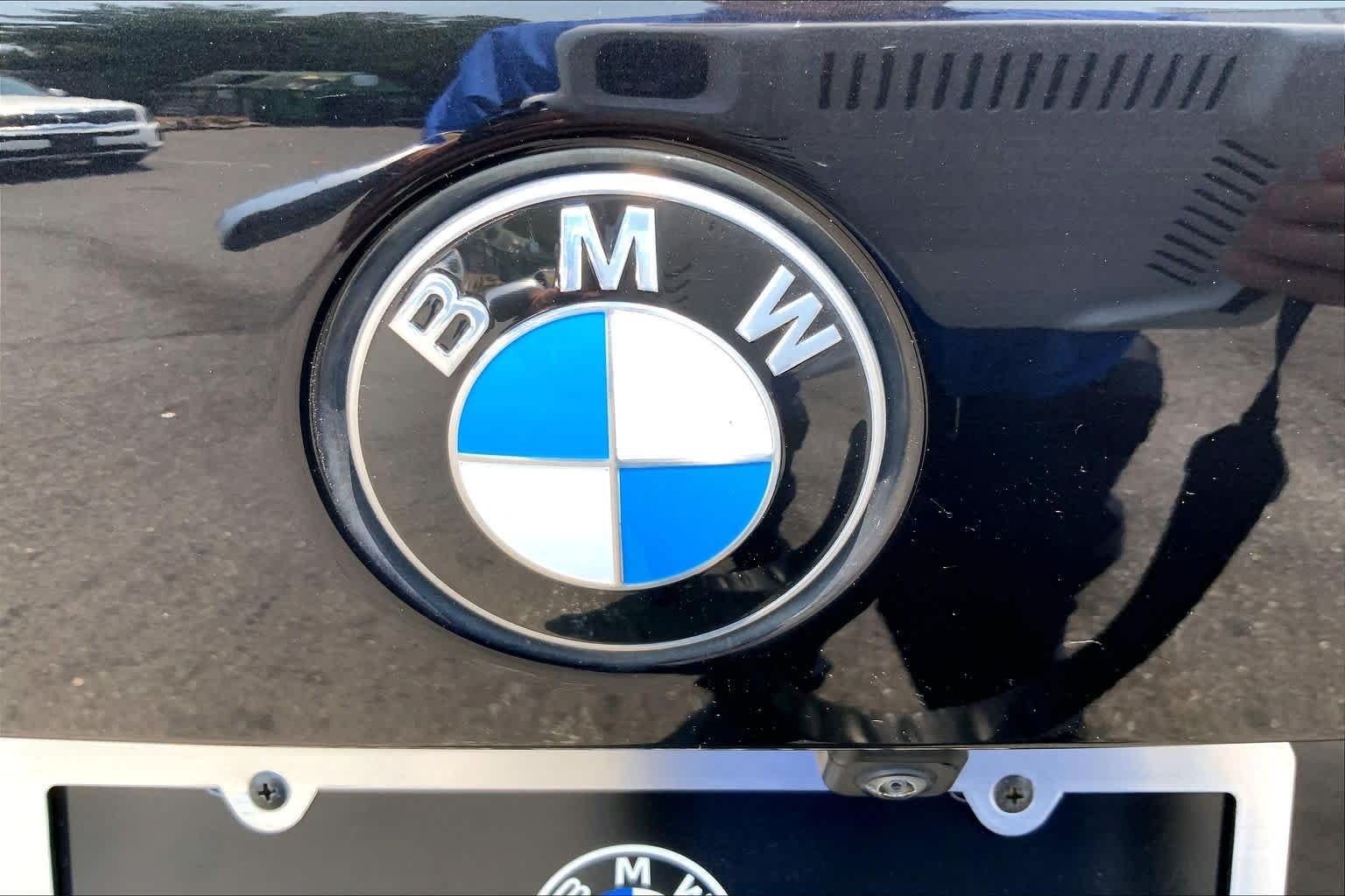 Certified Used 2024 Black Sapphire Metallic BMW xDrive40i image 9
