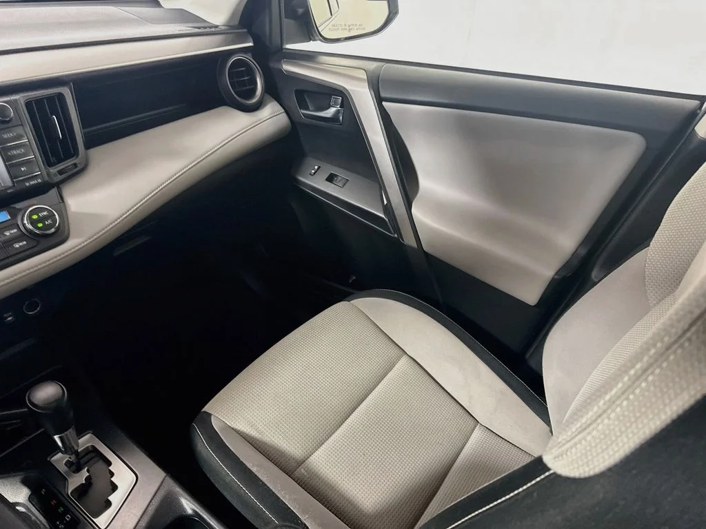 Certified Used 2016 Super White Toyota XLE image 20